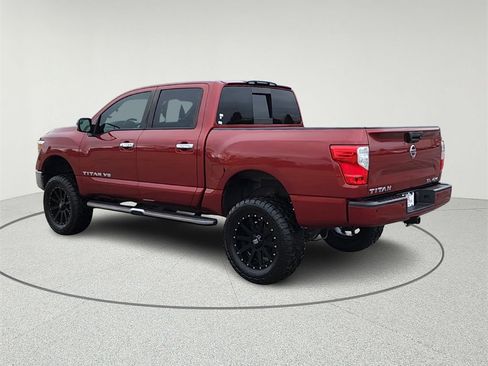Used 2019 Nissan Titan SL image 6
