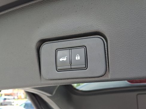 Certified 2023 Nissan Rogue SV w/ SV Premium Package AWD/4WD image 31