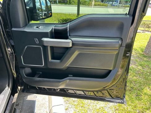 Used 2019 Ford F150 Platinum w/ Equipment Group 701A Luxury AWD/4WD image 44