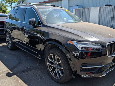 Used 2017 Volvo XC90 T6 Momentum w/ Vision Package AWD/4WD image 4