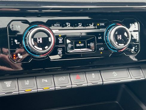 New 2026 GMC Sierra 2500 AT4 w/ AT4 Premium Plus Package image 17