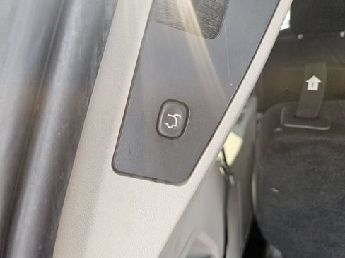 Used 2011 Dodge Grand Caravan Mainstreet w/ PWR Convenience Group FWD image 17
