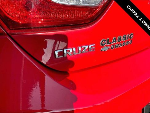 Used 2019 Chevrolet Cruze LS w/ LS Convenience Package image 23