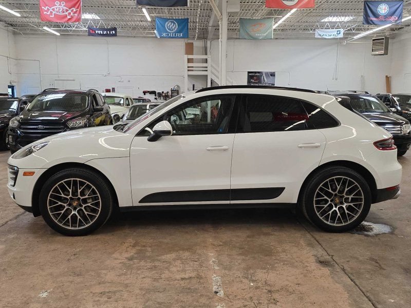 Used 2018 Porsche Macan Sport Edition AWD/4WD image 20