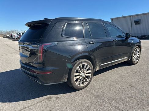 Used 2021 Cadillac XT6 Sport w/ Platinum Package image 9