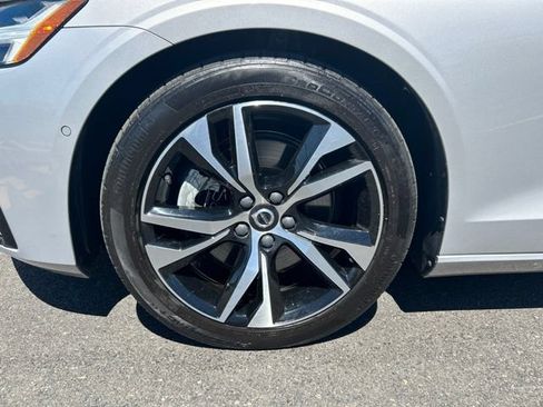 Certified 2023 Volvo S60 B5 Plus w/ Climate Package AWD/4WD image 9