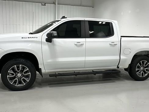 Used 2021 Chevrolet Silverado 1500 LT image 2