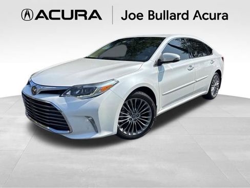 Used 2018 Toyota Avalon Limited FWD image 1