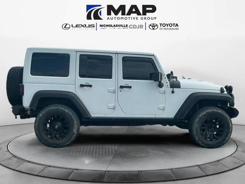 Used 2017 Jeep Wrangler 75th Anniversary image 12