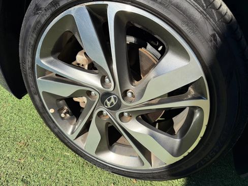 Used 2014 Hyundai Elantra Limited w/ Option Group 03 image 9