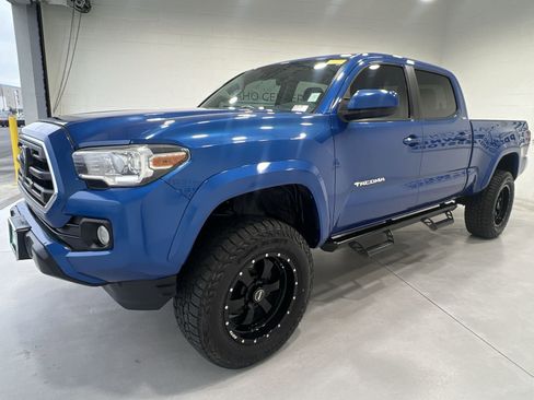 Used 2018 Toyota Tacoma SR5 image 4