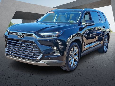 Certified 2025 Toyota Grand Highlander AWD image 3