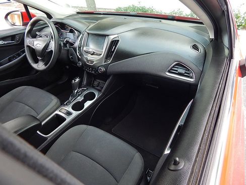 Used 2017 Chevrolet Cruze LT w/ Convenience Package image 21