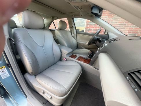 Used 2011 Toyota Camry XLE w/ XLE Extra-Value Pkg #2 FWD image 37