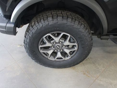 Used 2023 Ford Bronco Badlands image 56
