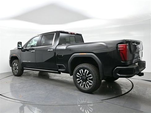 Used 2025 GMC Sierra 2500 Denali Ultimate image 5