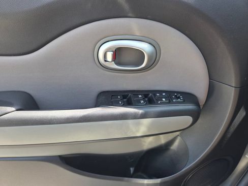 Used 2015 Kia Soul + FWD image 22