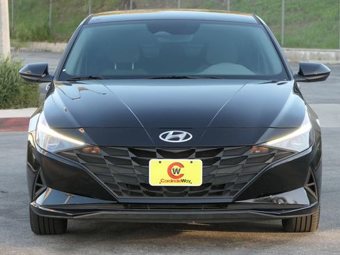 Used 2023 Hyundai Elantra Blue image 8