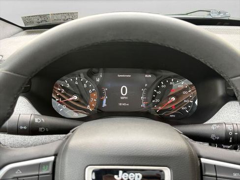 Certified 2023 Jeep Compass Latitude w/ Sun and Sound Group AWD/4WD image 19
