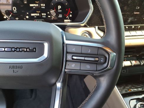 Used 2025 GMC Canyon Denali AWD/4WD image 19