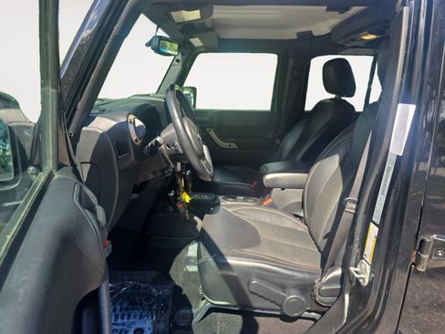 Used 2017 Jeep Wrangler Unlimited Sahara AWD/4WD image 20