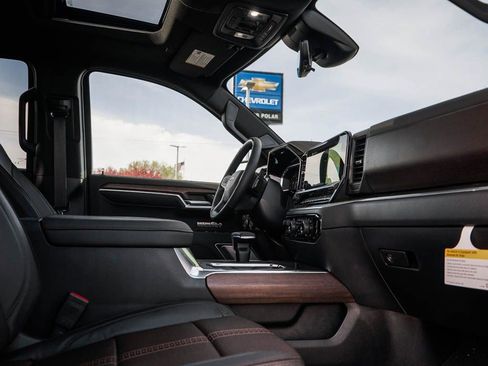 New 2026 Chevrolet Silverado 1500 High Country w/ High Country Premium Package AWD/4WD image 9