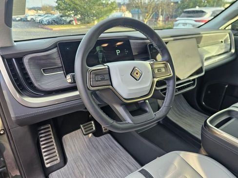 Used 2023 Rivian R1S Launch Edition image 29