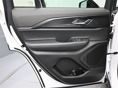 New 2025 Jeep Grand Cherokee Laredo X w/ Luxury Tech Group I image 15