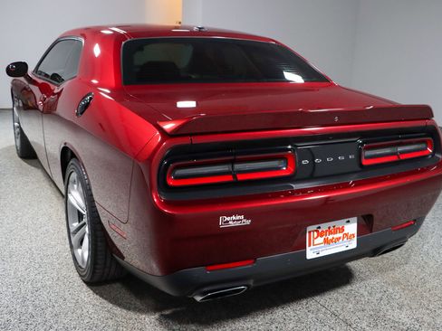 Used 2022 Dodge Challenger R/T image 9
