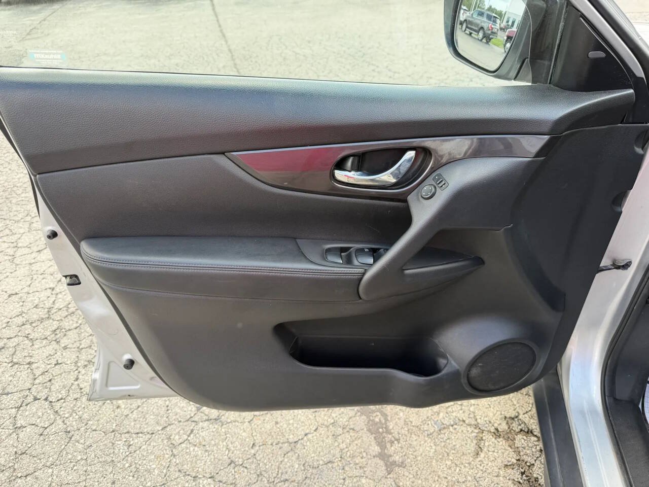 Used 2020 Nissan Rogue SV AWD/4WD image 10