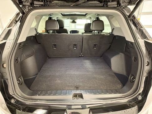 Used 2021 GMC Terrain SLT image 23