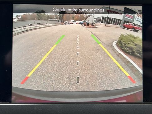 Used 2020 Jeep Cherokee Latitude Plus w/ Cold Weather Group AWD/4WD image 34