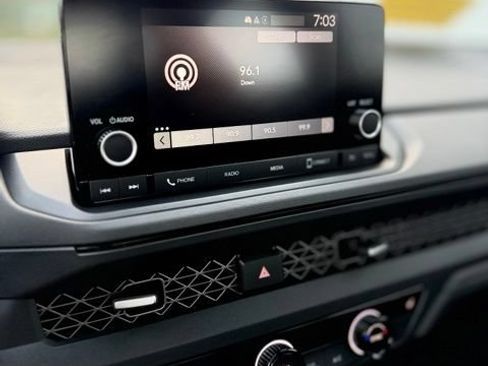 Used 2024 Honda Accord EX image 12