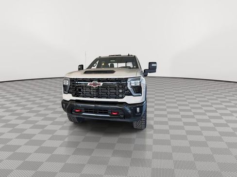 New 2026 Chevrolet Silverado 2500 ZR2 w/ LPO, Dark Essentials Package AWD/4WD image 4