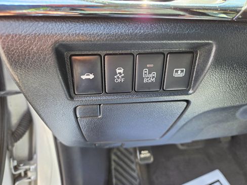 Used 2015 Toyota Avalon Limited FWD image 22