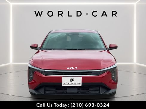 Certified 2025 Kia K4 FWD image 2