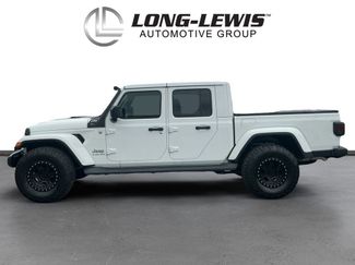 Used 2023 Jeep Gladiator Overland w/ Trailer Tow Package AWD/4WD video 2