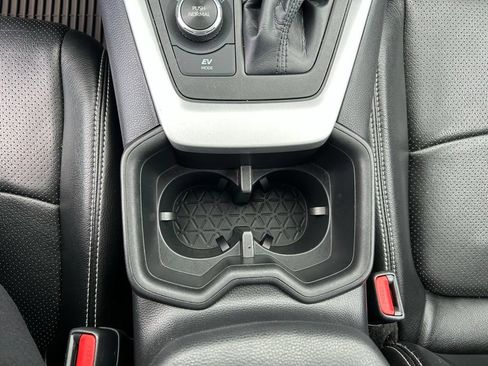 Used 2022 Toyota RAV4 XLE AWD/4WD image 20