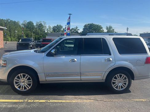 Used 2012 Lincoln Navigator 4WD image 1