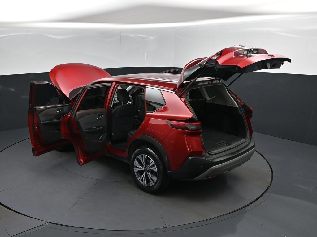 Used 2021 Nissan Rogue SV FWD image 2