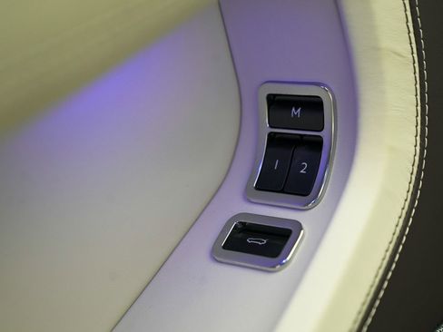 Used 2023 Bentley Continental GT Azure image 15