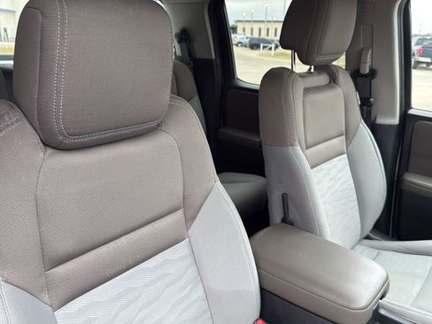 Used 2023 Nissan Frontier SV w/ Technology Package image 31