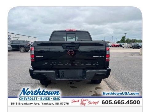 Used 2022 Nissan Frontier PRO-4X w/ Technology Package AWD/4WD image 11