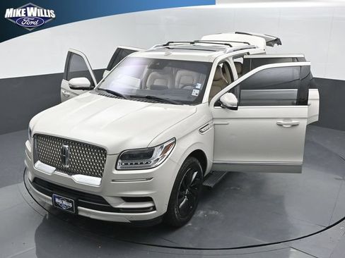Used 2020 Lincoln Navigator Reserve w/ Equipment Group 208A Reserve RWD image 26