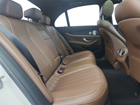 Used 2018 Mercedes-Benz E 300 4MATIC image 30
