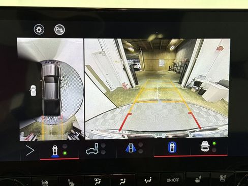 New 2025 GMC Canyon AT4 w/ AT4X Package image 28