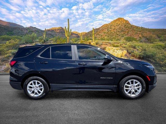 Used 2023 Chevrolet Equinox LS w/ LS Convenience Package FWD image 3