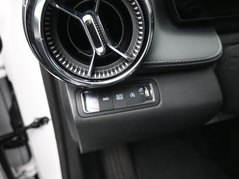 Used 2025 Chevrolet Equinox LT image 13