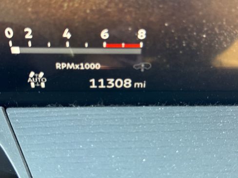 Used 2025 INFINITI QX80 Sensory image 24