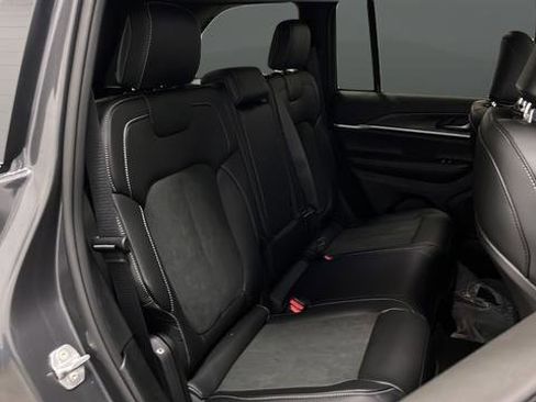 New 2026 Jeep Grand Cherokee Altitude AWD/4WD image 26